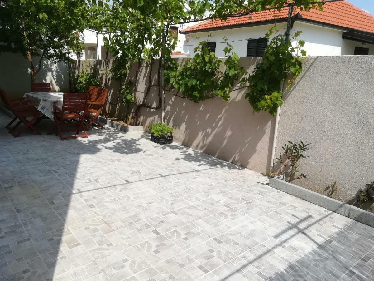 Apartments Vito Nin Exterior photo